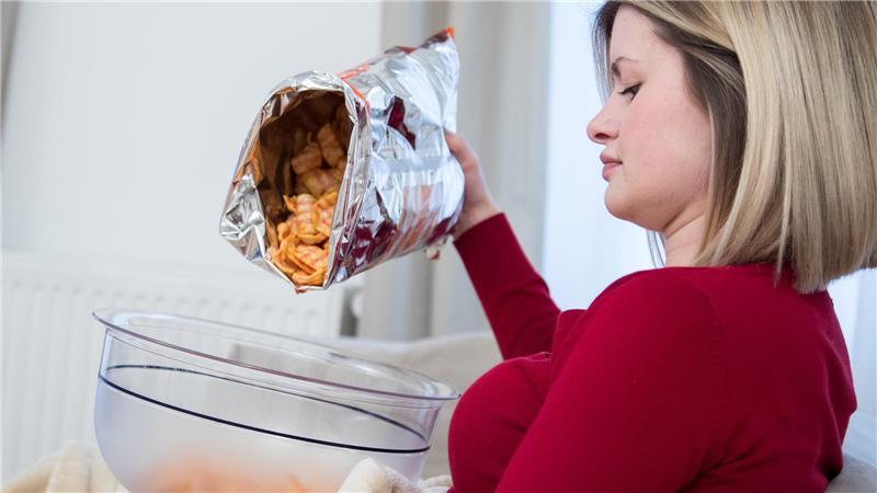 „Shrinkflation“ ? Mehr als 30 Prozent Luft sollten nicht in der Packung sein.