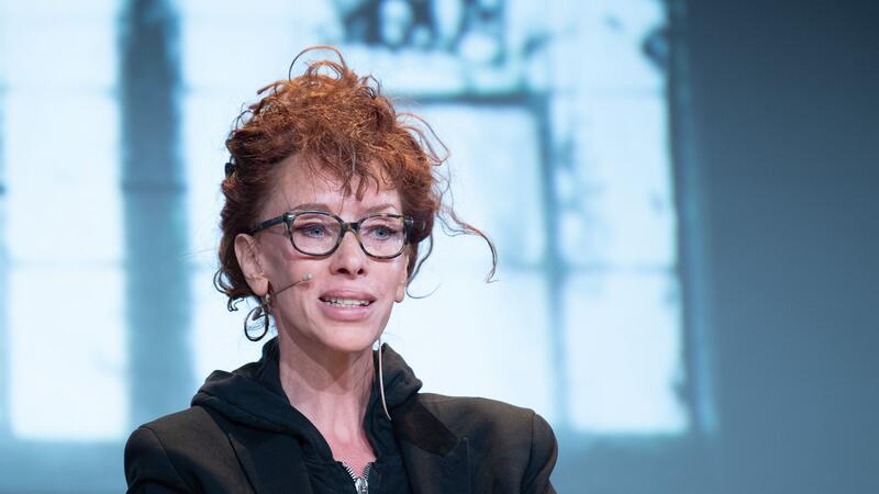 Sibylle Berg für „Die Partei“ ins Europaparlament gewählt Sibylle Berg während der Digitalkonferenz „re:publica“ in Berlin im Jahr 2019.