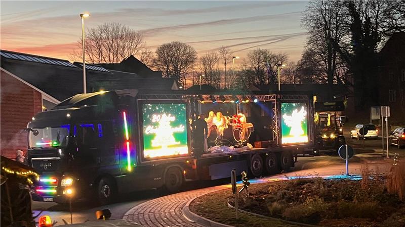 Sicher ist, dass es in diesem Jahr wieder einen Christkindmarkt gibt - und auch, dass der Weihnachtsmann nicht wieder im Partytruck anrollt.