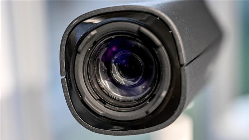 Sicherheitskameras sind längst nicht mehr nur an öffentlichen Plätzen zu finden - auch in privaten Haushalten greifen Menschen gerne mal zu Überwachungstechnik.