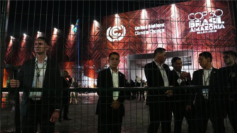 Sicherheitskräfte riegelten den Veranstaltungsort des UN-Klimagipfels COP30 nach dem Zwischenfall zunächst ab.