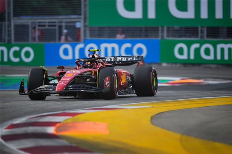 Red-Bull-Desaster: Verstappen vorzeitig K.o. Sicherte sich die Pole Position in Singapur: Carlos Sainz.