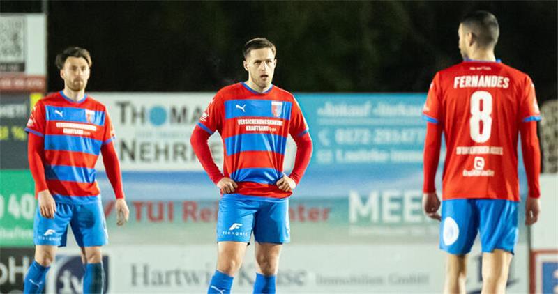 Sichtbare Enttäuschung bei Jannes Wulff und Tjorve Mohr (hinten). D/A hat mit der Niederlage wohl die Chance auf den Titel verspielt.