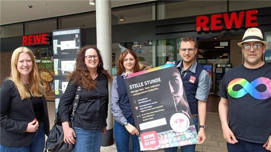 Sie alle setzen sich für die Stille Stunde ein: Jani Olsen (von rechts), Sören Schmidt, Irina Meyer, Britta Lambers und Christine Plath.