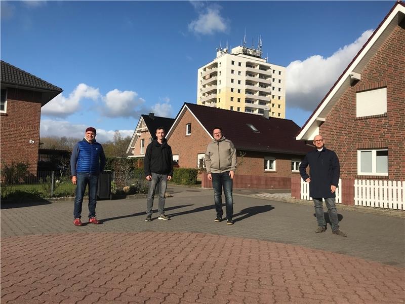 Sie befürchten mehr Verkehr und mehr parkende Autos : Georg Singer, Andreas Günther, Ralf Bojens und Marcus Kadow (von links). Foto: Wisser