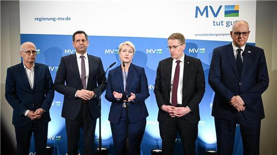 Sie führen den Norden politisch: Peter Tschentscher (SPD; v.l.), Olaf Lies (SPD), Manuela Schwesig (SPD), Daniel Günther (CDU) und Andreas Bovenschulte (SPD).