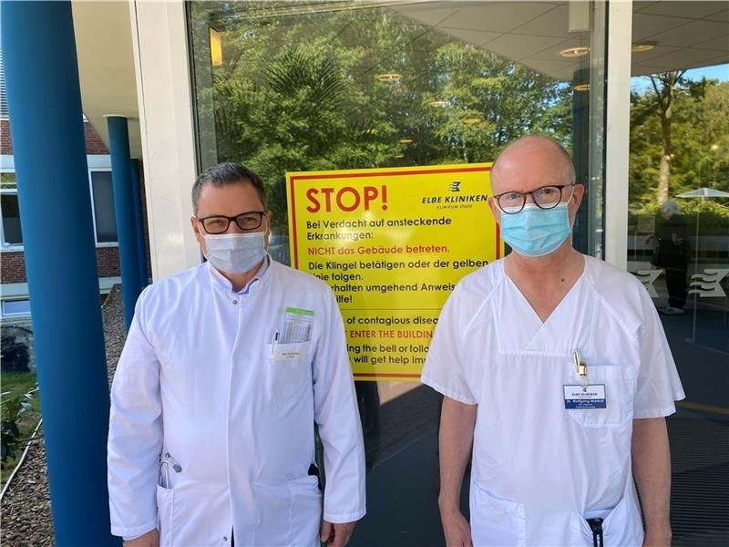Sie haben die ersten Infizierten behandelt und danach recherchiert: Dr. Sebastian Philipp und Dr. Wolfgang Markull . Foto: Stephan