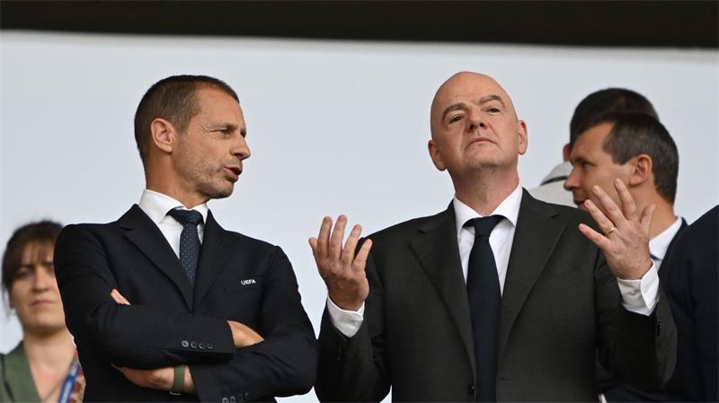 Schlammschlacht vor US-Gerichten: Infantino schießt zurück Sie haben keine Gesprächsgrundlage mehr: UEFA-Chef Aleksander Ceferin und FIFA-Chef Gianni Infantino. (Archivbild)