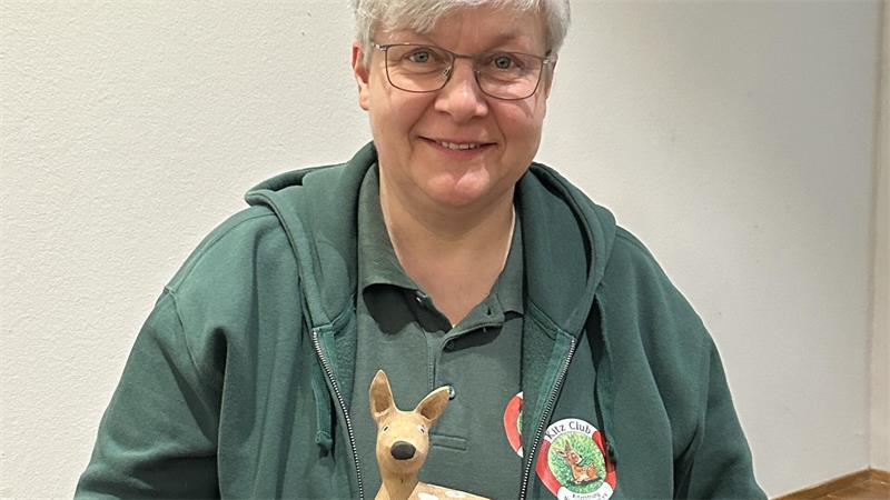 Sie ist die Kitzretterin des Jahres 2025 in Nordkehdingen: Christiane Richters-Ziele war bei 52 Einsätzen dabei.