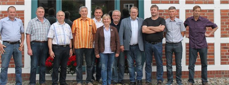 Sie kandidieren (von links): Werner Langen, Wilfried Schuldt, Reiner Braack, Jürgen Schlichting, Reiko Horn, Heide von Limburg, Walter Saleina, Rainer Jürgens, Jörn Breuer, Waldemar Kolupanowk, Hermann Mügge.