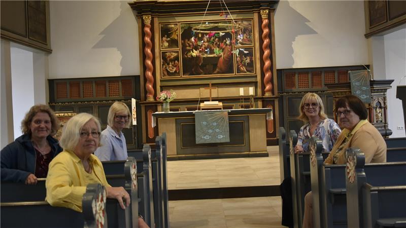 Abschalten, beten und Ruhe finden: Sie halten die Liebfrauenkirche offen Sie machen das Angebot möglich: ein Teil des Teams der offenen Kirche in Horneburg.