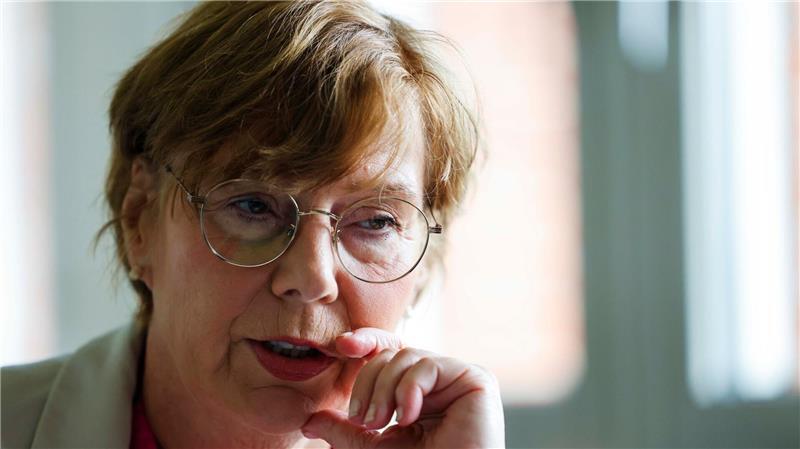 Innenministerin will Polizei bei Sparkurs schonen Sie macht sich Gedanken über die Abwägung zwischen Freiheitsrechten und der Sicherheit der Gesellschaft.