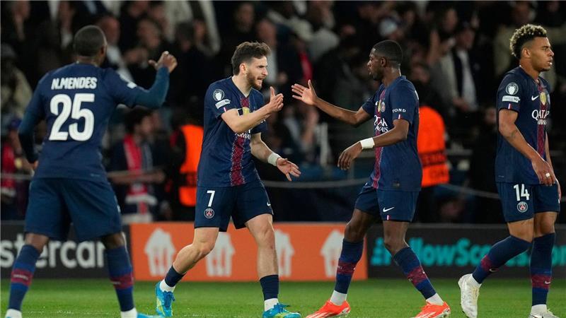 Offensiv ins Finale: Kompany kennt nur einen Stil gegen PSG Sie muss die Bayern-Abwehr aufhalten: Chwitscha Kwarazchelia (l) und Ousmane Dembélé trafen beim irren 5:4 in Paris jeweils zweimal. (Archivbild)