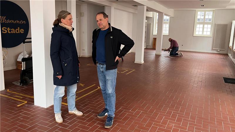 Sie organisieren das Hanse Song Festival: Sonja Möllers und Dr. Andreas Schäfer, hier in der Alten Stadtwaage, die als Ort zum ersten Mal beim Musikmarathon dabei ist.