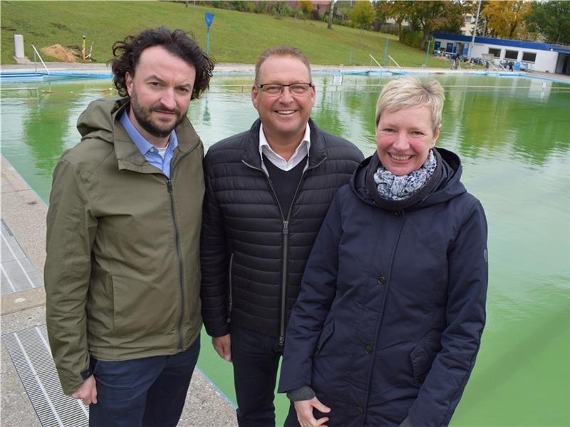 Sie organisieren die große Sanierung des Heidebads: Daniel Berheide, Stefan Babis und Sonja Koch (von links). Fotos Wisser: (3) / Stadtwerke