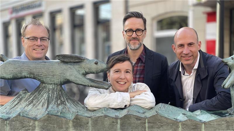 Sie produzieren den Podcast „Lokal logisch - der Buxtehude-Code“ (von links): Dirk Pohl, Alexandra Therése Gottschalk, Sascha Fischer und Torben Schröter.