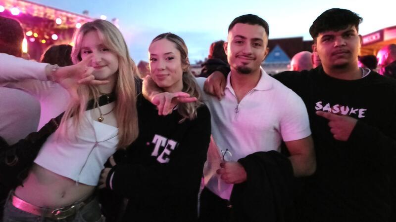 Sie sammelten ihre Eltern ein: Laura Buddelmann, Amelie Fastert, Rami Omar und Erik Horvath.