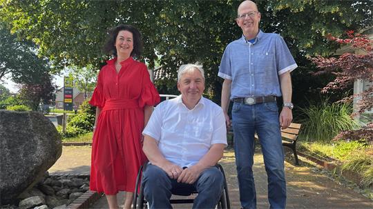 Sie setzen auf Unabhängigkeit von Parteipolitik: Harsefelds Bürgermeisterin Susanne de Bruijn, Ahlerstedts Bürgermeister Uwe Arndt und der Kreisvorsitzende Martin Schimmöller (von links).