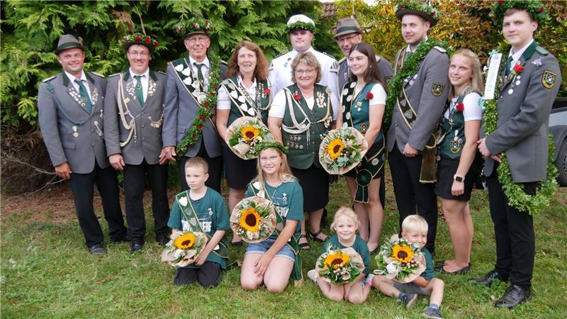 Sie sind die Würdenträger im Schützenverein Schüttdamm-Isensee.