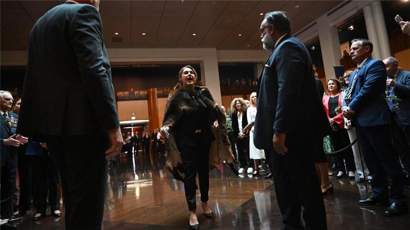 Protest gegen König Charles im australischen Parlament „Sie sind nicht unser König!“, wetterte Senatorin Thorpe.