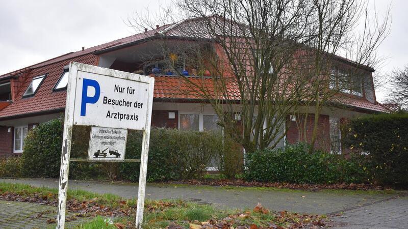 Sie steht seit drei Jahren leer: die einzige Arztpraxis in Schiffdorf. Aber im Mai soll sie wieder eröffnet werden.