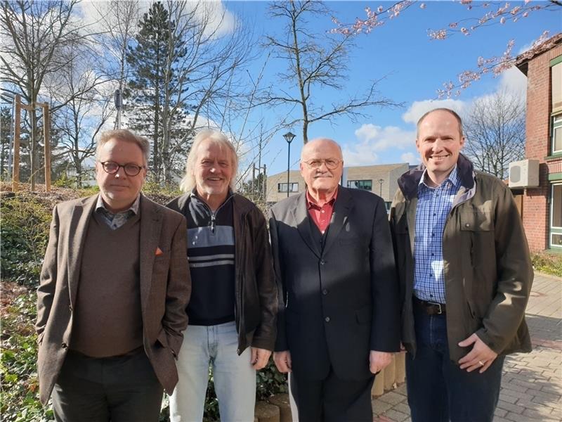 Sie suchen Lösungen für den Ärztemangel (von links): die Mediziner Norbert Eckhardt, Klaus-Wilfried Kienert, Manfred Lohr und SPD-Fraktionschef Tobias Handtke. Foto J. Handtke