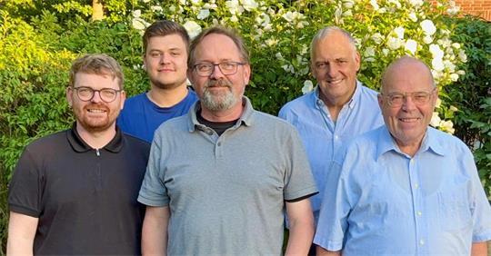 Sie treten für die FDP in der Samtgemeinde Horneburg an: Lennert Köhn, Dennis Feldmann, Stefan Schlatter, Marc Feldmann und Hans-Dieter Schröder (von links).