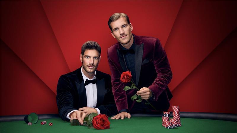 Sie verteilen bald die Rosen auf RTL: der Kölner Versicherungsfachmann Martin Braun und der Berliner Fotograf Felix Stein. (Handout)