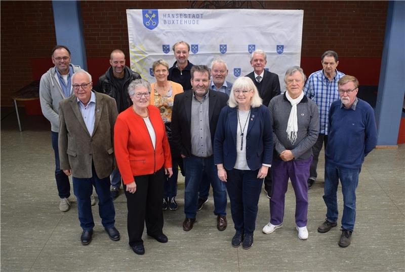 Buxtehude: Sie scheiden aus dem Rat der Hansestadt Sie werden dem nächsten Buxtehuder Rat nicht mehr angehören: Michael Gerkens, Horst Subei, Thomas Lange, Christel Lemm, Dr. Beate Rothe, Guido Seemann, Alexander Paatsch, Jochen Dammann, Astrid Bade, Stefan Schilling, Bodo Klages, Bernd Lug