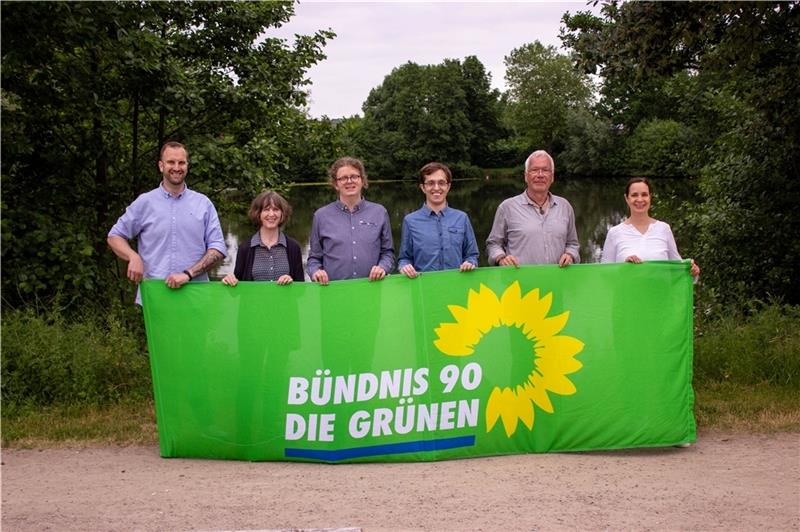 Sie wollen die Grünen in Neu Wulmstorf wieder nach vorn bringen (von links): Tilo Wilkens, Babett Ohlen, Yanneck Band, Daniel Lämmerhirt und die Parteivorstände Jens W. Kock und Corinna Gräser.