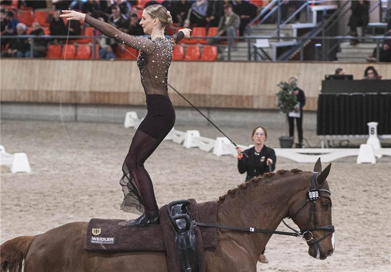 Sie wurden in dieser Kombination im April schon Weltcup-Sieger: Das Fredenbecker Trio Kathrin Meyer, Pferd Capitain Claus und Longenführerin und Trainerin Gesa Bührig.