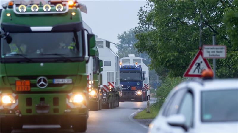 Sieben Behälter wurden zum Zwischenlager in Brokdorf gebracht.