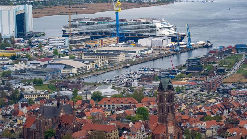 Kreuzfahrtschiff „Disney Adventure“ ist ausgedockt Sieben Jahre dauerte die Bauzeit der „Disney Adventure“.