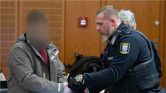 Sieben Männern wirft die Staatsanwaltschaft Mord vor.