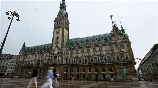 Sieben Wochen nach der Bürgerschaftswahl haben SPD und Grünen in Hamburg ihre Koalitionsverhandlungen abgeschlossen. (Archivbild)