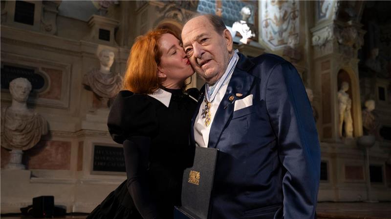 Siegel und seine Frau Laura bei einer Ordensverleihung. (Archivfoto)