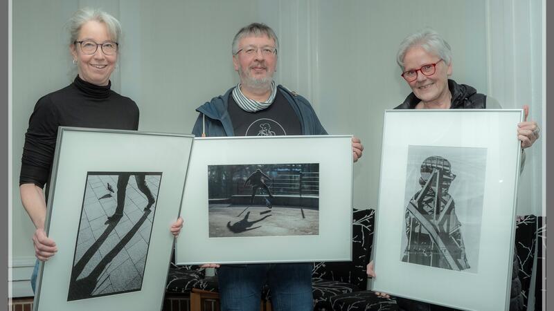 Siegerehrung (von links): Monika Rathjen Heyderich, Martin Loddoch und Hildegard Weber-Hagen.