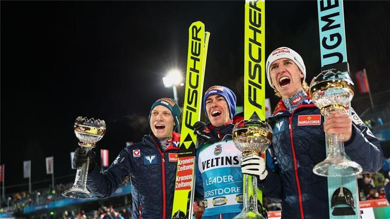 Drei Österreicher, ein Goldadler: Wer gewinnt die Tournee? Siegertrio: Jan Hörl, Stefan Kraft und Daniel Tschofenig.