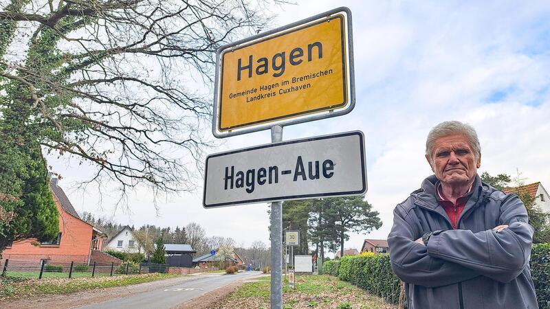 Siegfried Brandt wohnt am Ortseingang Hagen-Aue und ärgert sich über Auto- und Lkw-Fahrer, die den schmalen Lehnstedter Weg als Schleichweg statt der offiziellen A27-Umleitung nutzen. Dort gilt Tempo 30.