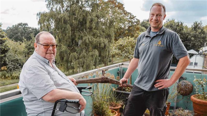 Trauer um Ex-Bürgermeister Siegfried Stresow - Ein Leben für Beckdorf Siegfried Stresow übergab im Juli den Vorsitz der Kranzbinder Beckdorf an seinen Schwiegersohn Thomas Kröck.