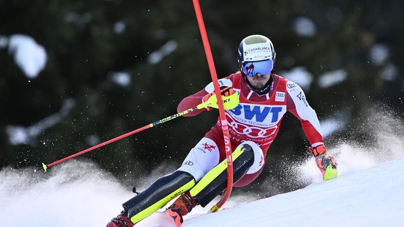 Feller gewinnt Slalom in Wengen - Straßer fädelt ein Siegte in Wengen: Manuel Feller.