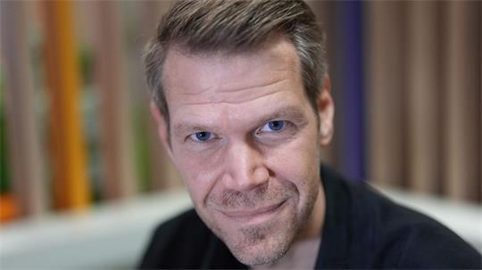 Sieht den HSV wirtschaftlich gut aufgestellt: Finanzvorstand Eric Huwer. (Archivbild)