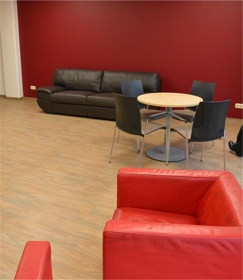 Sieht nicht nach Klinik aus: einer der Aufenthaltsräume .