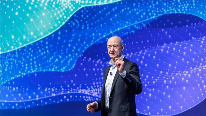 Siemens-Chef Roland Busch warnt vor einem Zurückfallen Europas. (Archivbild)