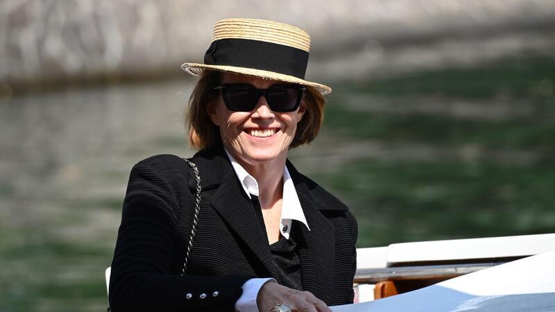 Sigourney Weaver: „Wir sind alle so begeistert von Kamala“ Sigourney Weaver erhält in Venedig den Goldenen Löwen für ihr Lebenswerk.