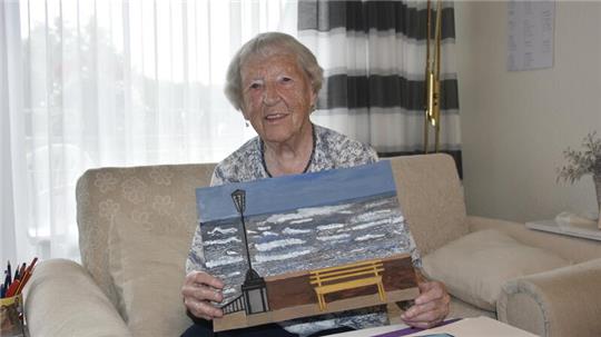 Sigrid Langer malt fast täglich, nur an ihrem 100. Geburtstag lässt sie den Pinsel ruhen.