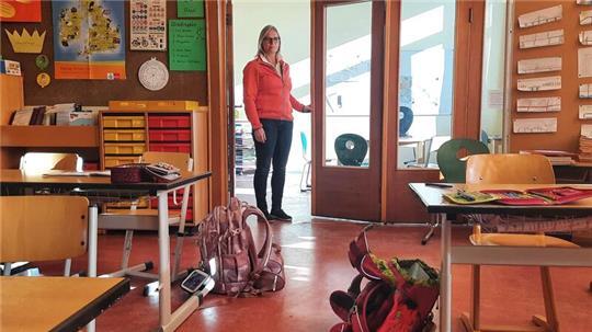 Silke Gärtner, Leiterin der Grundschule Bargstedt, in einem der zwei alten Differenzierungsräume im Gebäude. Für die Ganztagsschule muss sich noch einiges ändern.