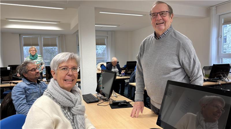 Silke Pieper übernimmt von Dieter Otto die Leitung des Internet-Cafés 50+ im Stadtteilhaus.