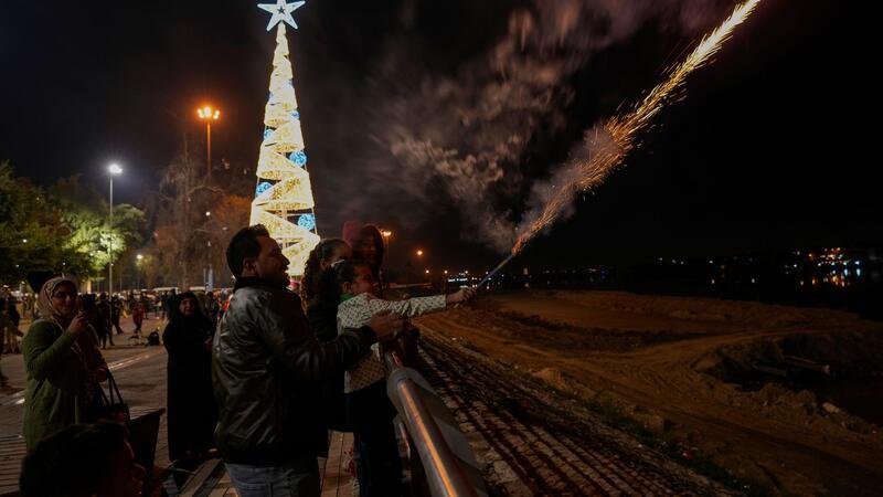 Ausgelassene Silvesterfeiern - teils schwere Zwischenfälle Silvesterfeier in Bagdad.