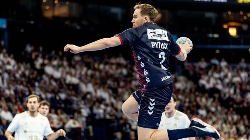 Arm gebrochen: Flensburg ohne Weltmeister Pytlick Simon Pytlick hat sich den Arm gebrochen und fällt aus.